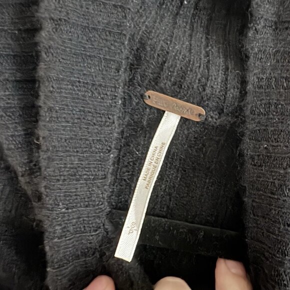 Free People Women S Black Soft Pullover Aubrey 100% Cashmere Turtleneck Sweater - Picture 8 of 11